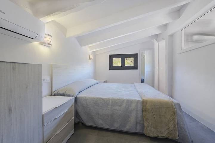 Renovated Villa with Pool and Garden, 900 mts from Pollensa Town in Torrent de la Vall d'en Marc, Pollença