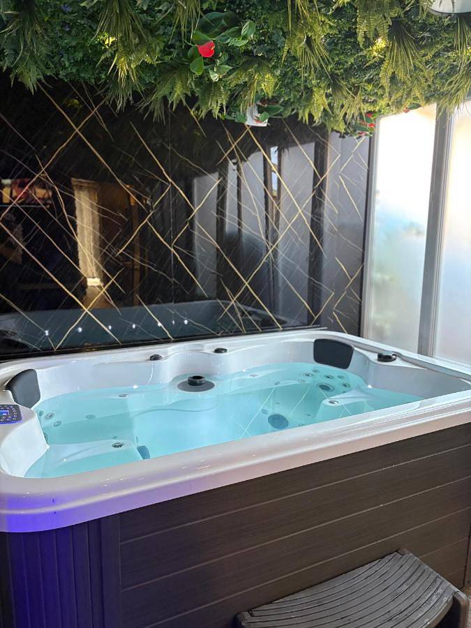 Chambre d’hôte pour 2 personnes, avec jacuzzi et terrasse