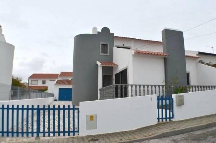 Villa for 10 people, with Balcony and Garden in Ericeira