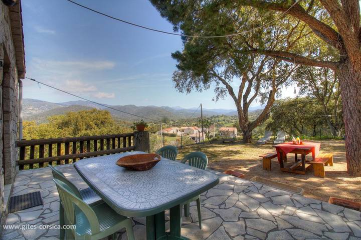Gîte pour 4 personnes, avec Terrasse ainsi que Jardin et Vue à Sollacaro - 3