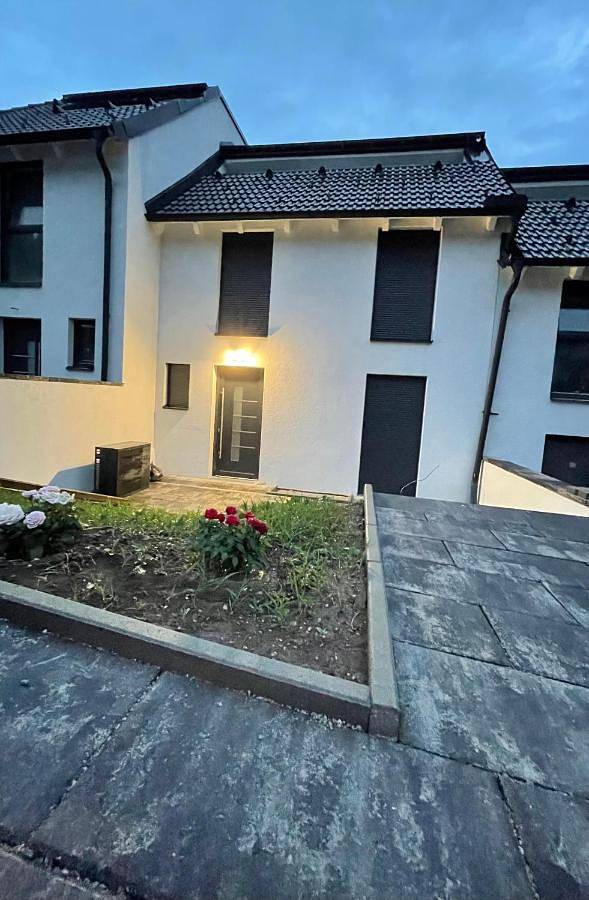Ferienhaus für 10 Personen, mit Balkon und Terrasse sowie Garten und Ausblick in Bezirk Mödling
