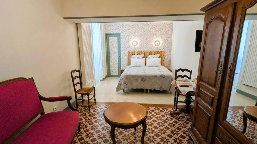 Location de vacances pour 2 personnes, avec Terrasse et Jardin à Thury