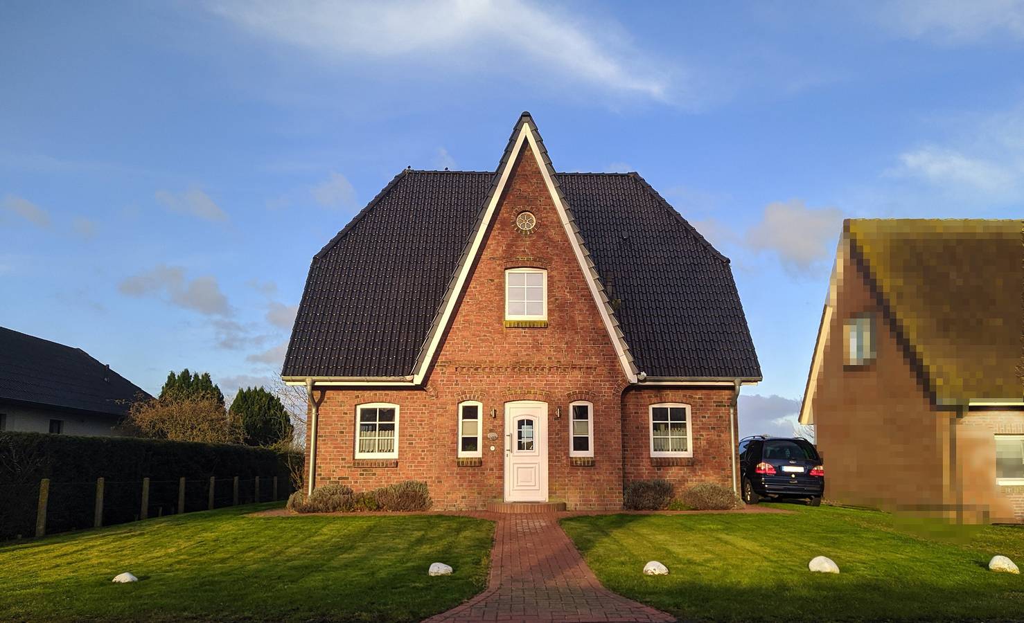 Ferienhaus Süderhus auf Nordstrand, Friesenhaus mit Garten, Terrasse, Wallbox und Wlan in Nordstrand (Gemeinde), Nordseeküste