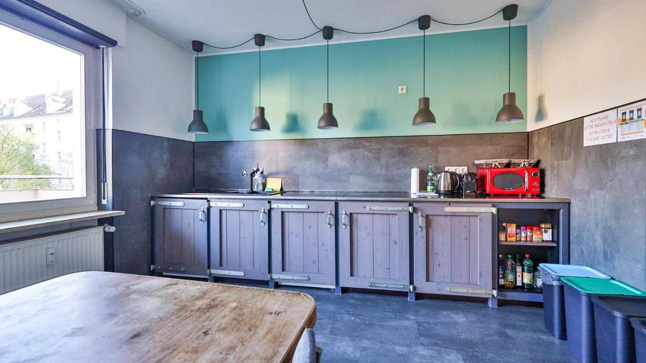 Ganze Wohnung, Three-Bedroom Apartment in Karlsruhe, Rheinebene