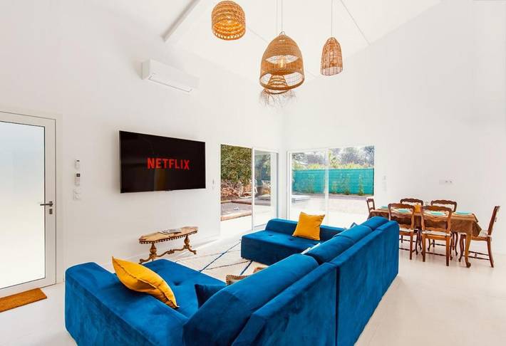 Villa for 6 people, with view and pool as well as garden - 1