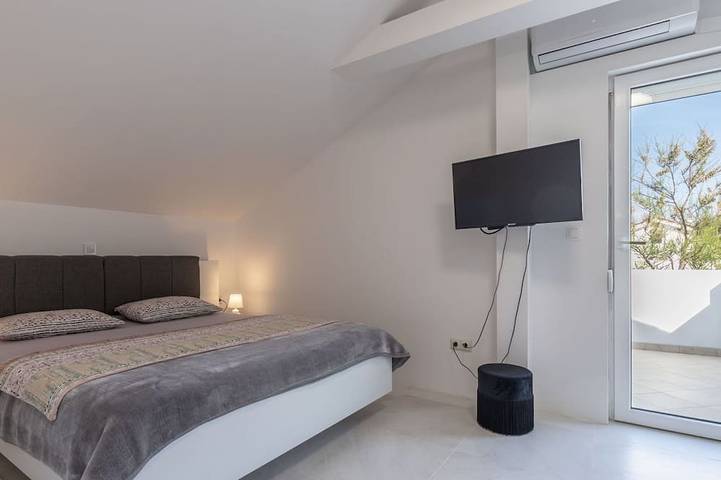 Ferienhaus für 10 Personen, mit Garten, mit Haustier in Razanac - 2