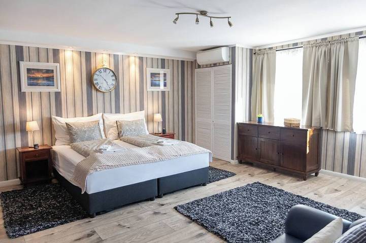 Ferienhaus für 26 Personen, mit Balkon und Whirlpool sowie Garten und Sauna in Budapest - 4