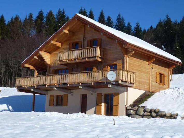 Gîte pour 10 personnes, avec vue et balcon ainsi que jardin et sauna à Liézey