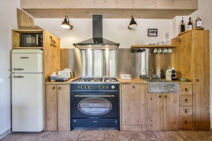 Apartment 'Touristic Ballonga Horses' with Private Terrace, Wi-Fi and Air Conditioning in Solsona, Lleida Provins