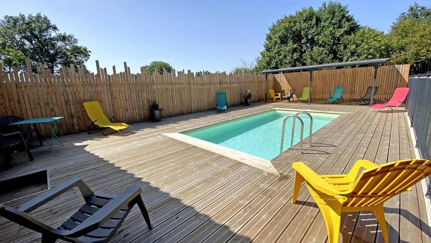 Gîte pour 11 personnes, avec terrasse et piscine, animaux acceptés dans Parc Naturel Régional de Millevaches en Limousin - 2