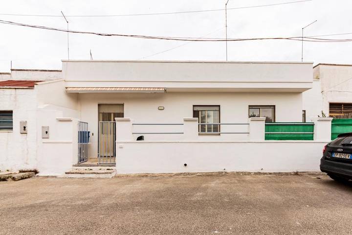 Appartamento per 5 persone a Torre Specchia Ruggeri