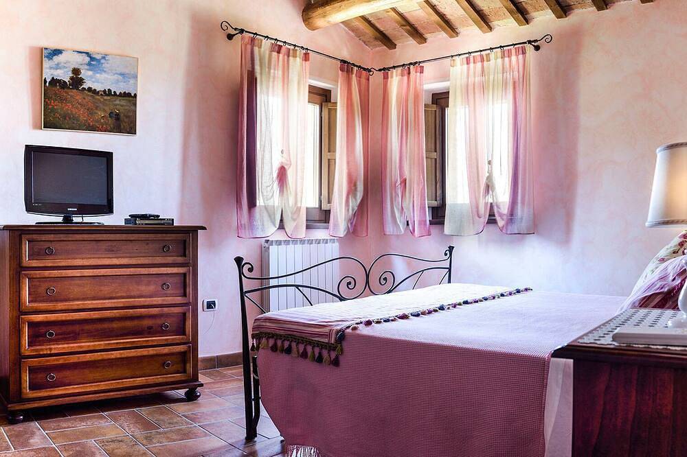 Casalantico: Le Rose, 4 pax con piscina e jacuzzi a Corinaldo, 10km dal mare in Corinaldo, Provincia di Ancona