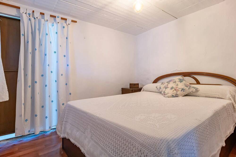 Lovely home in Canillas de Albaidas in Canillas de Albaida, Cordillera Penibética