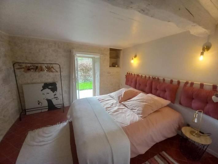 Location de vacances pour 4 personnes, avec jardin et vue ainsi que terrasse et piscine à Belvèze - 2