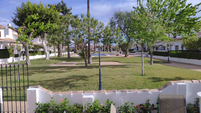 Apartamento para 8 personas, con Balcón y Jardín en Pilar de la Horadada