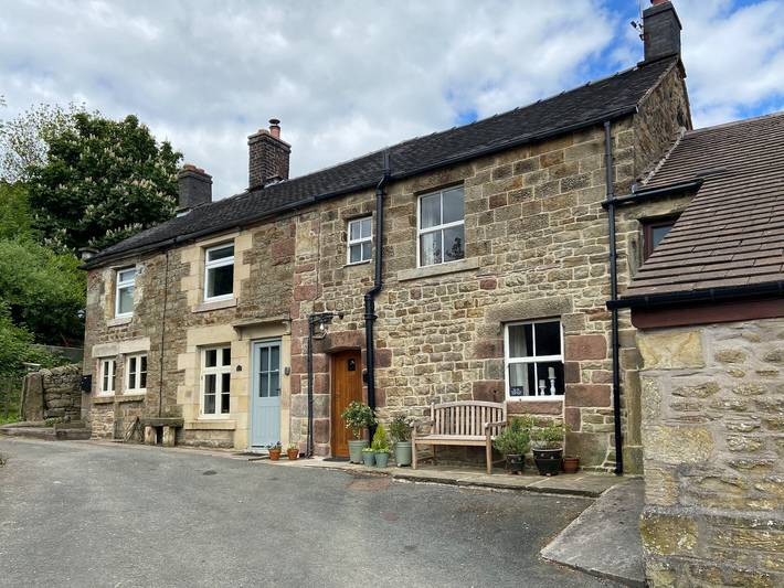 Cottage for 4 people, with garden, with pets in Staffordshire