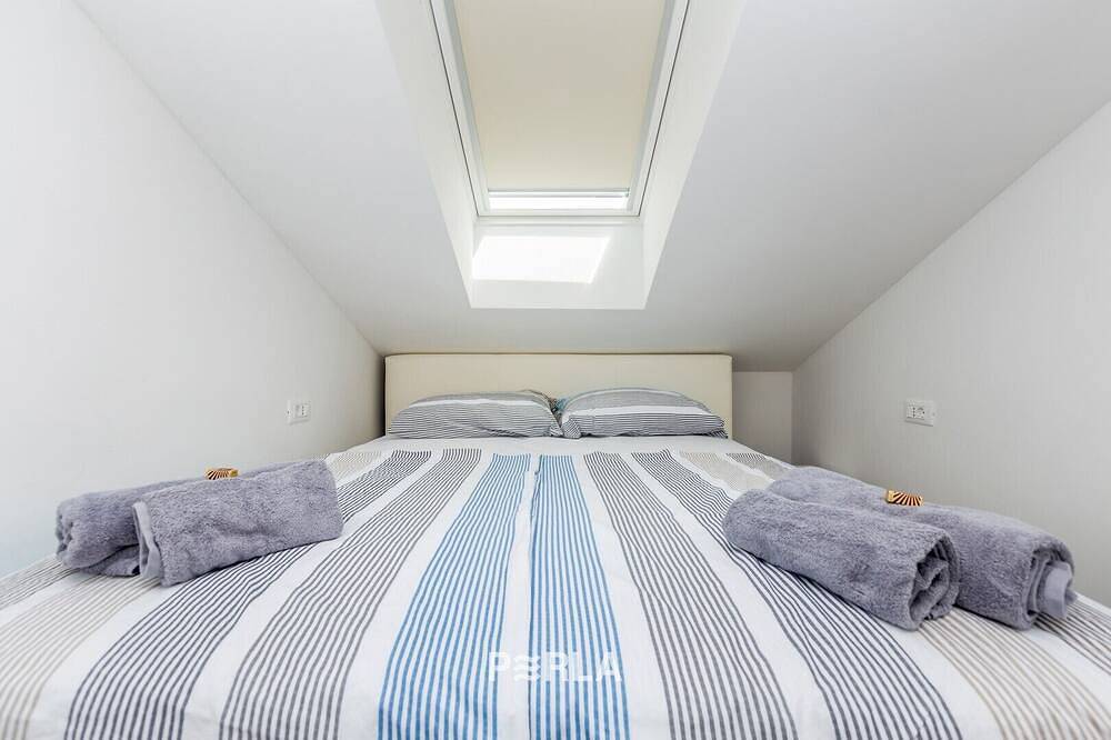 Ganze Wohnung, Ferienwohnung Naya mit großem beheiztem Pool 50m2 in Nerezine, Kvarner Inseln