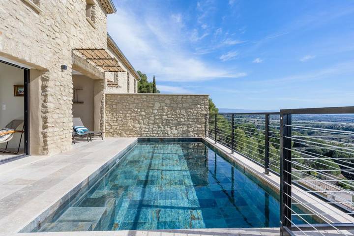 Location de vacances pour 8 personnes, avec terrasse ainsi que vue et piscine à Beaumes-de-Venise - 2