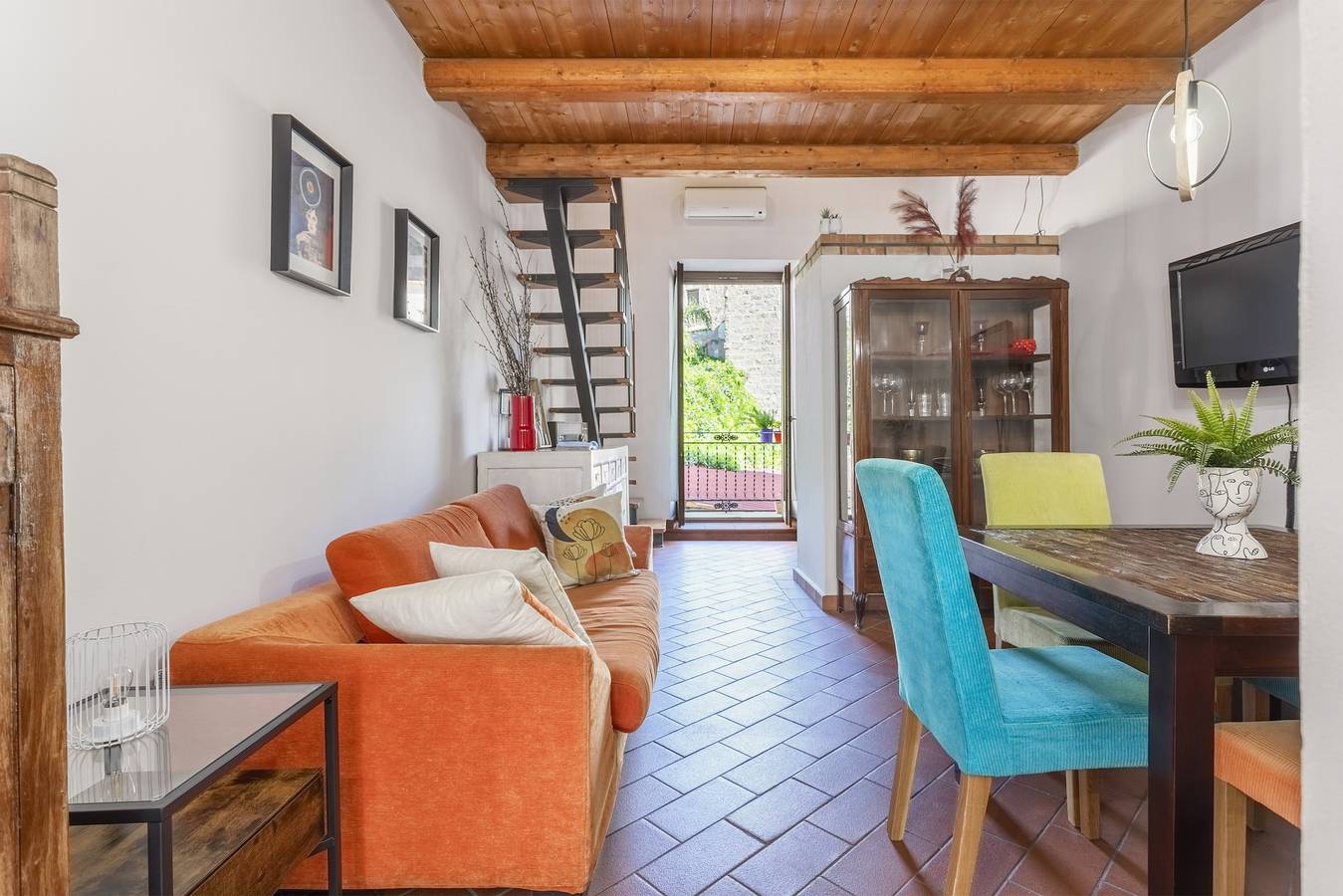 Apartamento entero, Apartamento 'Mau House 44' con terraza privada, Wi-Fi y aire acondicionado in Palermo, Provincia de Palermo