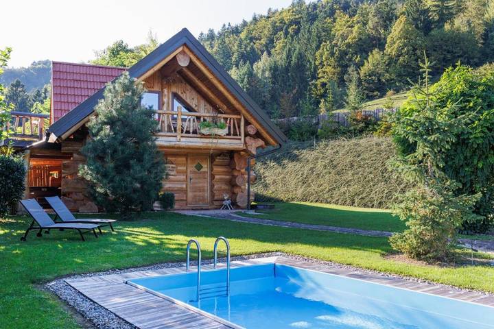Ferienhaus für 4 Personen, mit Sauna und Garten sowie Pool und Ausblick