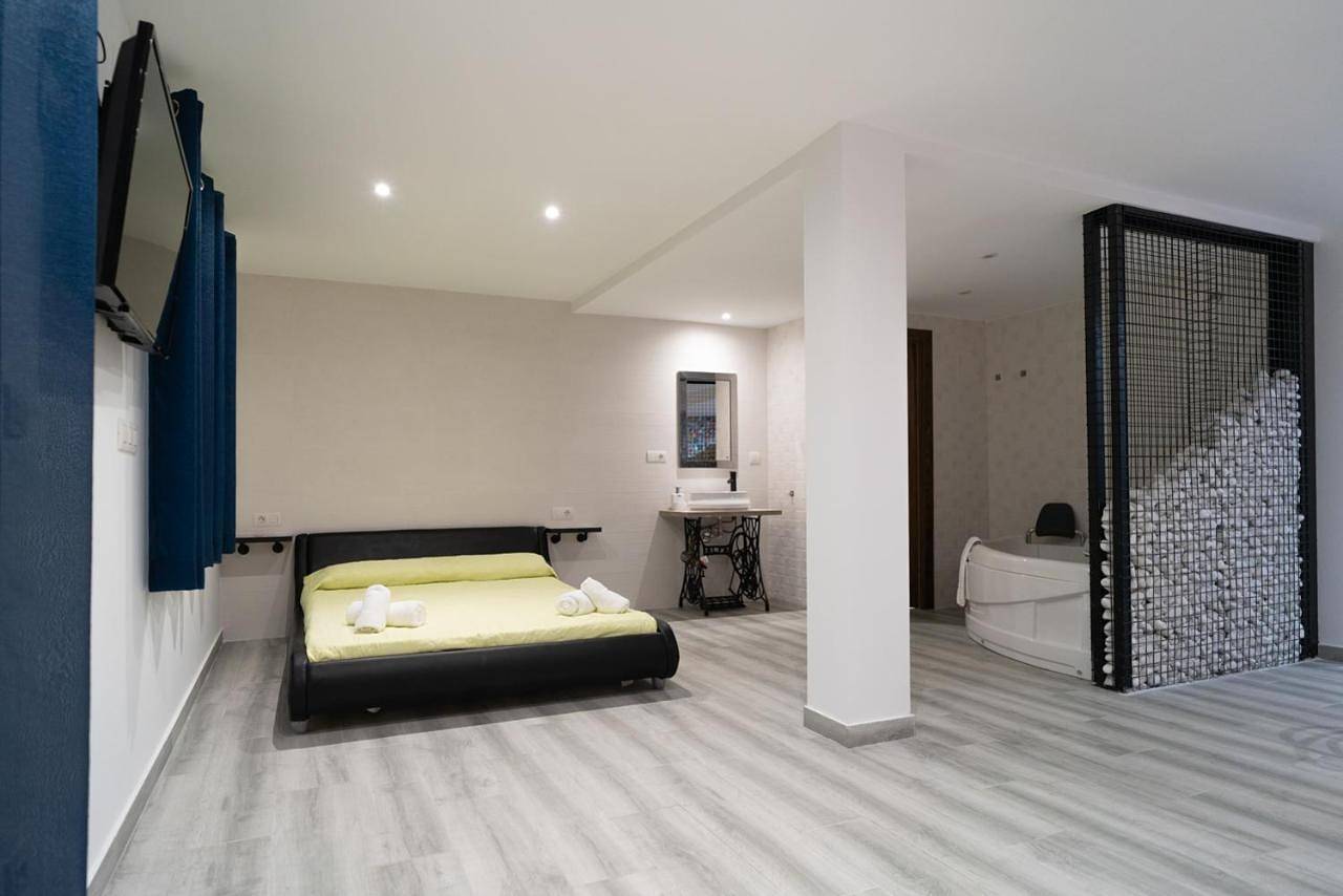 Apartamento entero, One-Bedroom Apartment in Navalón, Anna