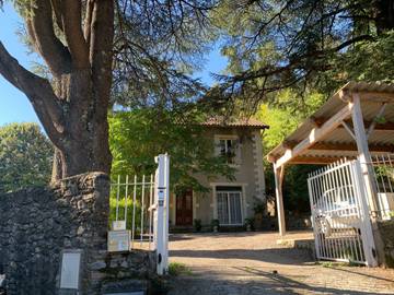 Location de vacances pour 2 personnes, avec jardin et piscine à Le Vigan