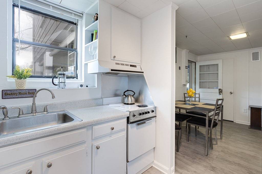 Ganze Wohnung, Private ruhige Wohnung | Ca. 17 Minuten zum Stadtzentrum oder Flughafen keine Treppe in Nashville, Tennessee