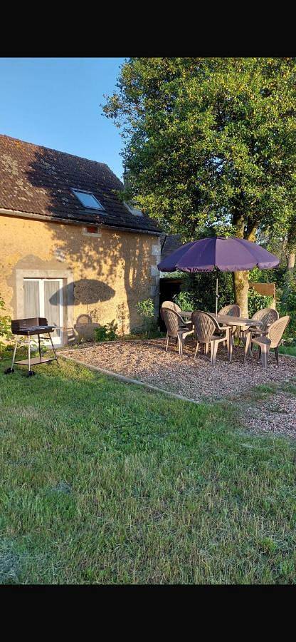 Three-Bedroom House in Moutiers-en-Puisaye, Région d'Auxerre