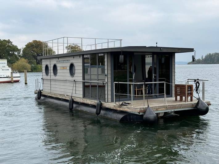 Boot für 6 Personen, mit Terrasse und Ausblick sowie Seeblick in Mecklenburg-Schwerin