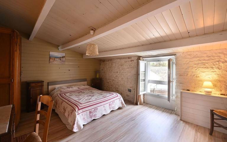Holiday Home "La Maison des Ormeaux" with Private Terrace and Wi-Fi in Ars-en-Ré, Ile de Re