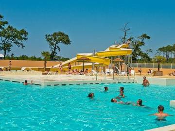 Mobil home pour 4 personnes, avec jacuzzi et bassin pour enfant à Seignosse
