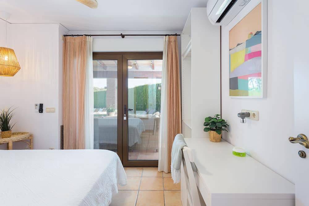 Resort Villa Luny Gandia - Apartamento Vistas a la Piscina in Gandia, Costa de Valencia