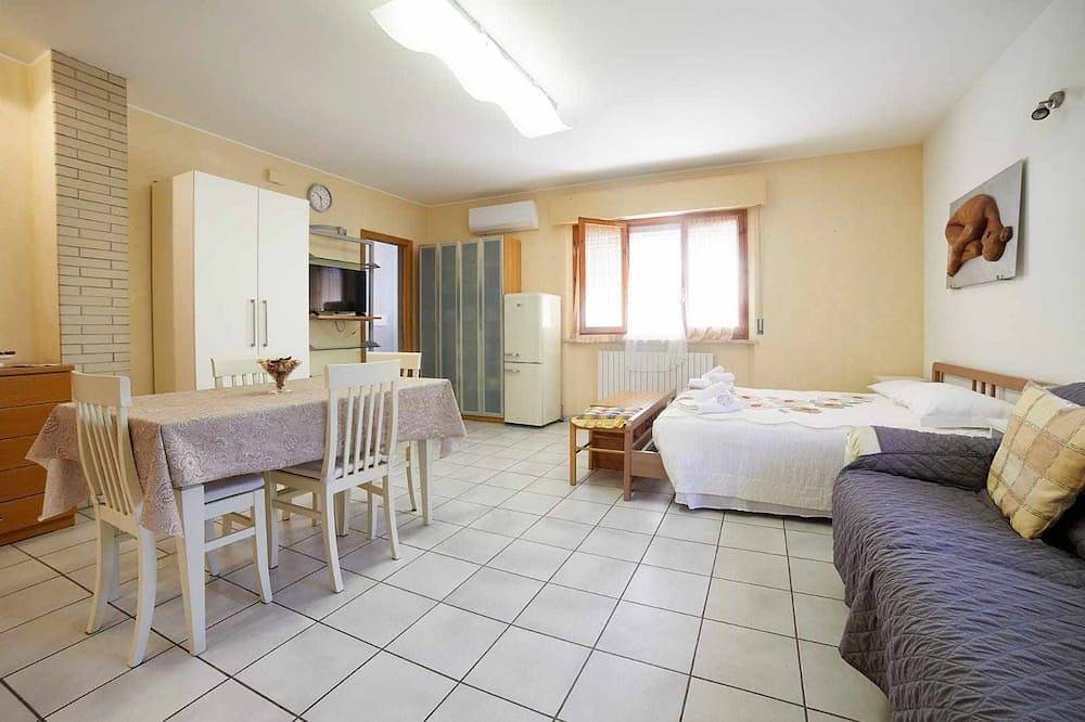 Geheel appartement, Room 143- Apartment near the center in Camerano, Riviera del Conero