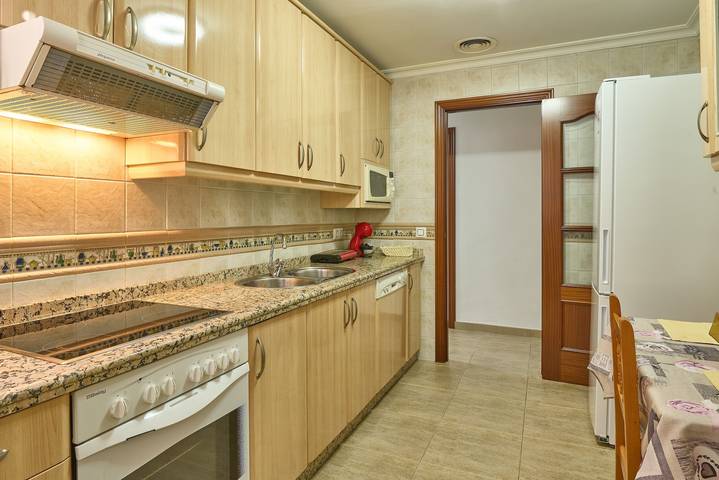 Appartement entier, Appartement moderne au centre de Cordoue avec balcon et climatisation in Distrito Centro (Córdoba), Cordoba