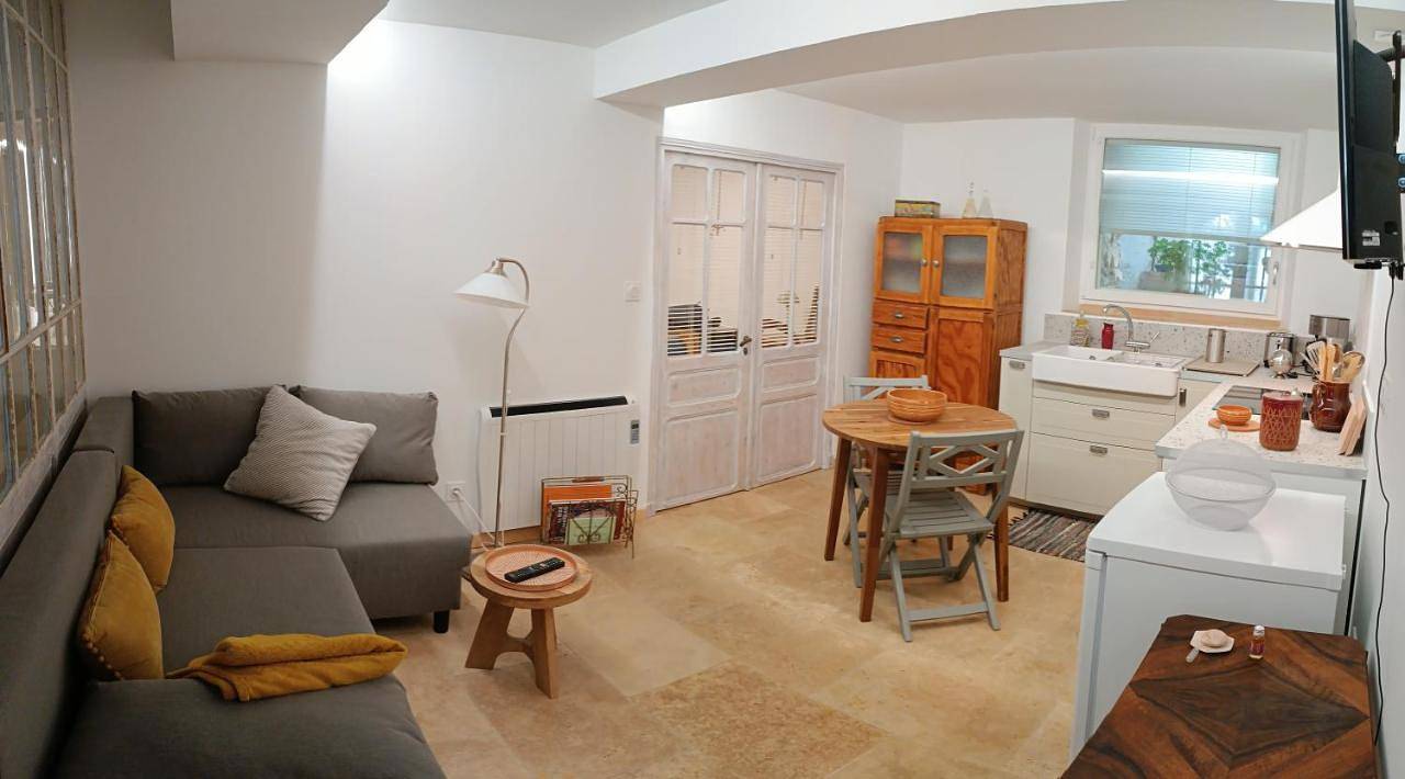 Appartement entier, One-Bedroom Apartment in Castéra-Verduzan, Gers
