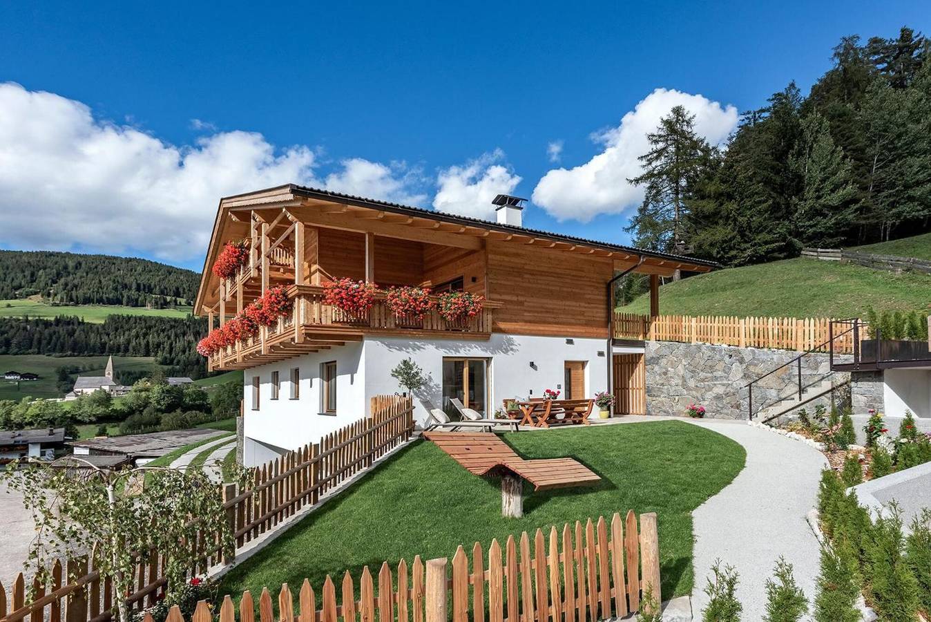 Ganze Wohnung, Apartment 'Mittermanting' mit Bergblick, privater Terrasse und Wlan in Santa Magdalena (Eisacktal), Villnöß