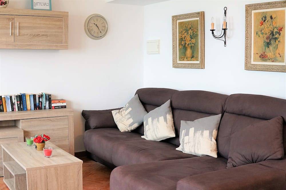 Beach house m. Garden, Marbella in Las Chapas, Marbella