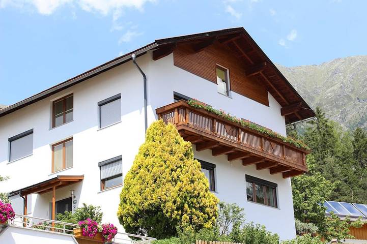 Ferienwohnung für 4 Personen, mit Garten in Kaunerberg