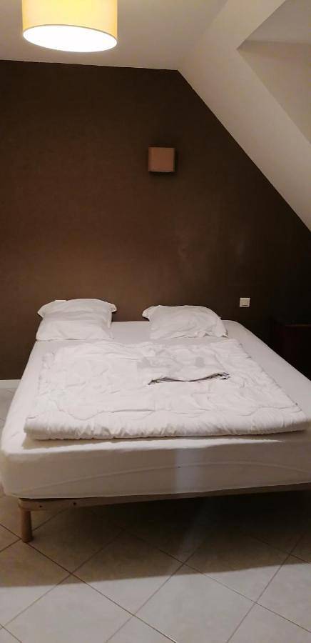 Chambre 1 in Changé, Sarthe