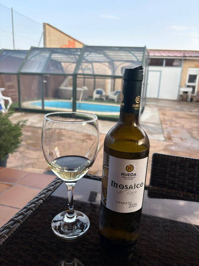 Casa de vacaciones para 8 personas, con piscina además de vistas y terraza en Ribera del Duero - 2