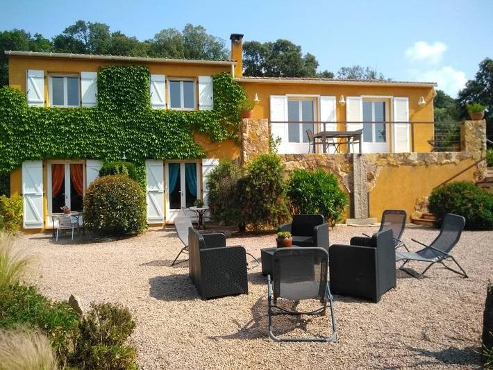 B&b per 2 persone, con giardino in Corsica