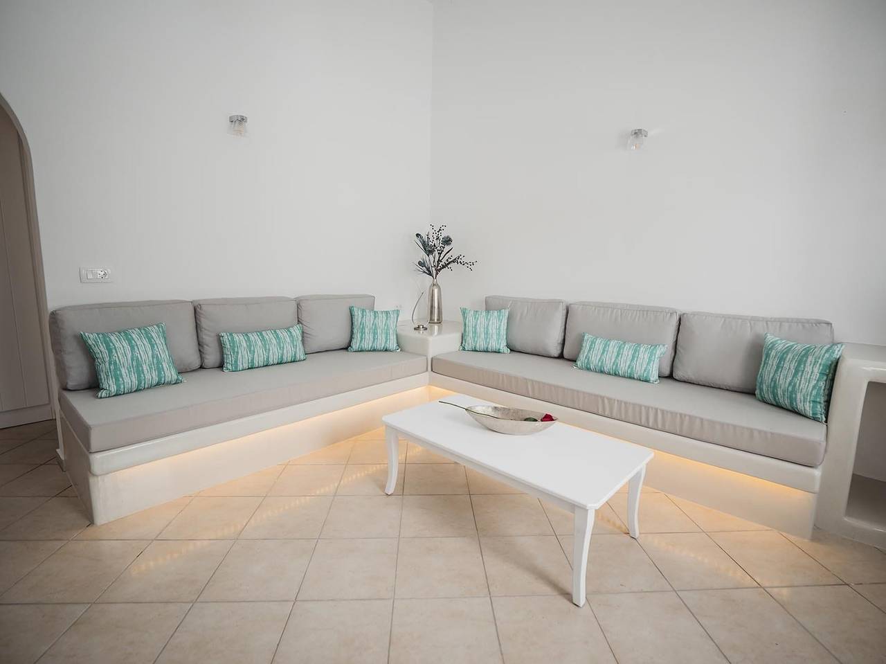 Superb Santorini Suite | Nautica Suite | 1 Bedroom | Private Terrace with Jacuzzi | Outdoor Dining Area | Imerovigli in Firostefani, Imerovigli