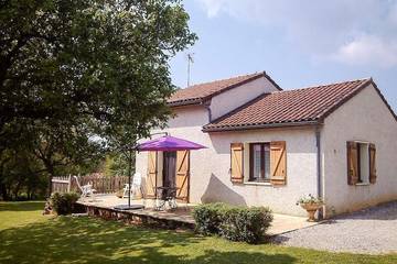Gîte pour 4 personnes, avec jardin à Alvignac