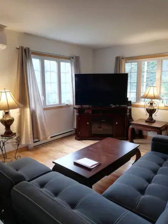 Gîte pour 10 personnes, avec jacuzzi ainsi que jardin et terrasse dans Saint Donat De Montcalm - 3