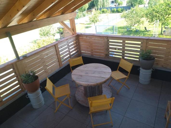Appartement de vacances pour 3 personnes, avec Terrasse ainsi que Piscine et Vue
