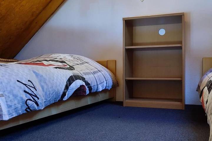 Gîte pour 4 personnes, avec vue sur le lac ainsi que vue et jardin dans Lac Chambon - 4