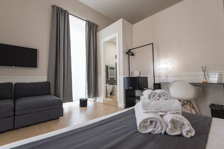 BnB für 3 Personen, mit Balkon in Neapel