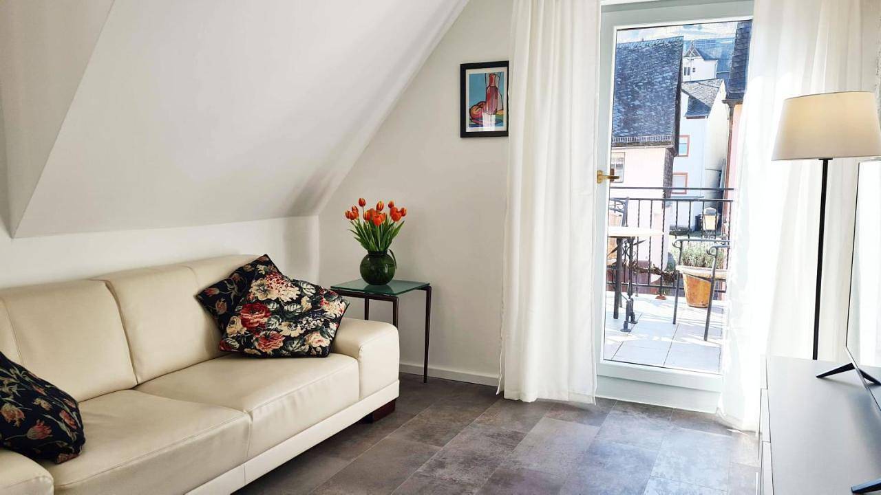 Ganze Wohnung, Weinstock - klimatisierte Ferienwohnung mit Sonnenterrasse in Reil, Bernkastel-Kues & Umgebung