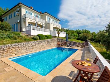 Ferienhaus für 6 Personen, mit Sauna und Balkon sowie Garten in Moscenicka Draga