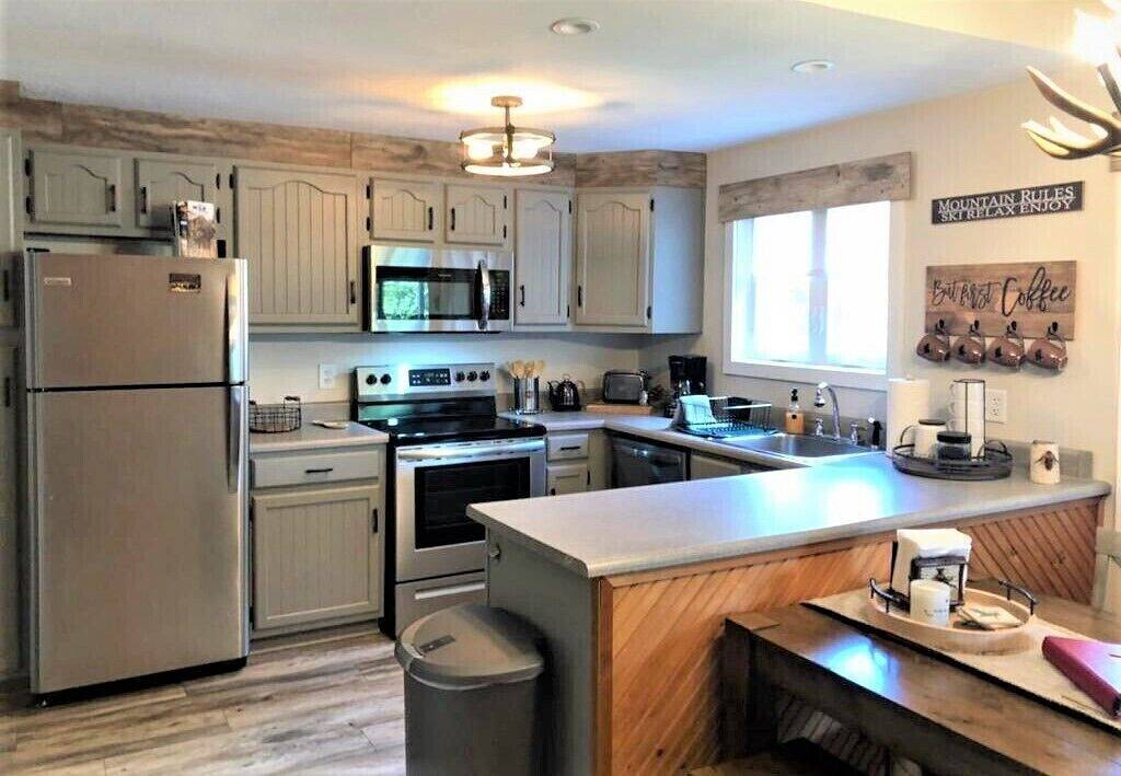 Ganze Wohnung, Cozy, relaxing condo overlooking Whiteface Club Resort near Jackrabbit trail. in Lake Placid, Adirondack Mountains